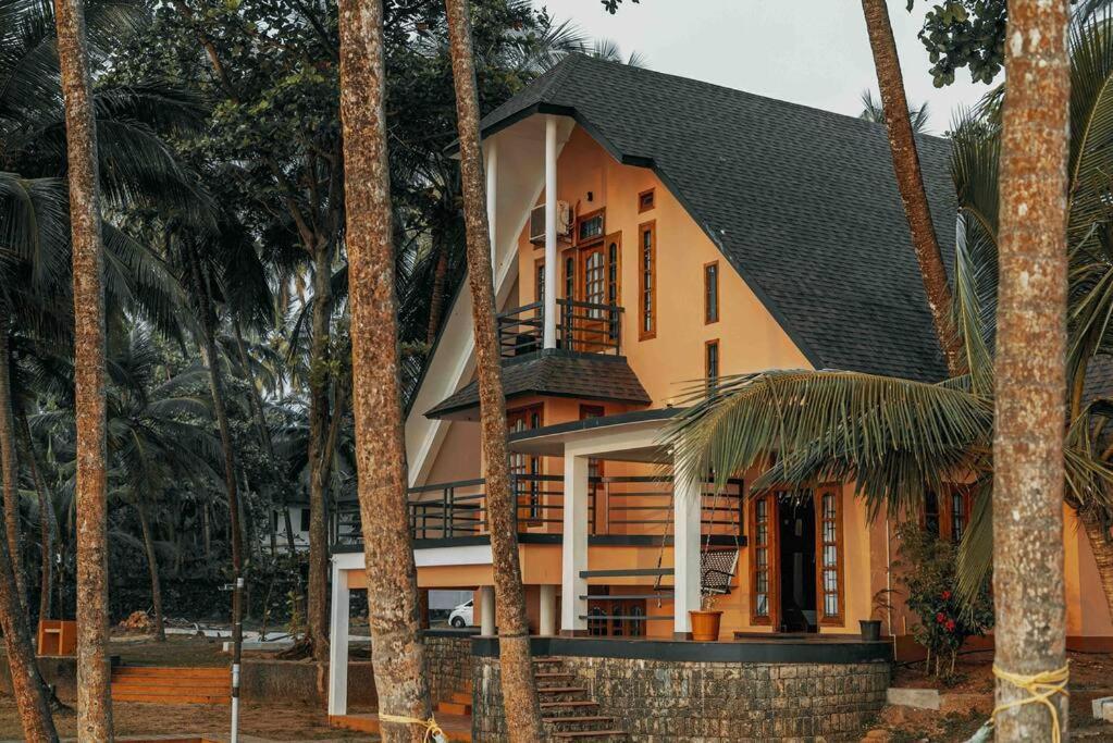 Baywatch By Grha - A Picturesque Beachfront Villa Kozhikode Exterior photo