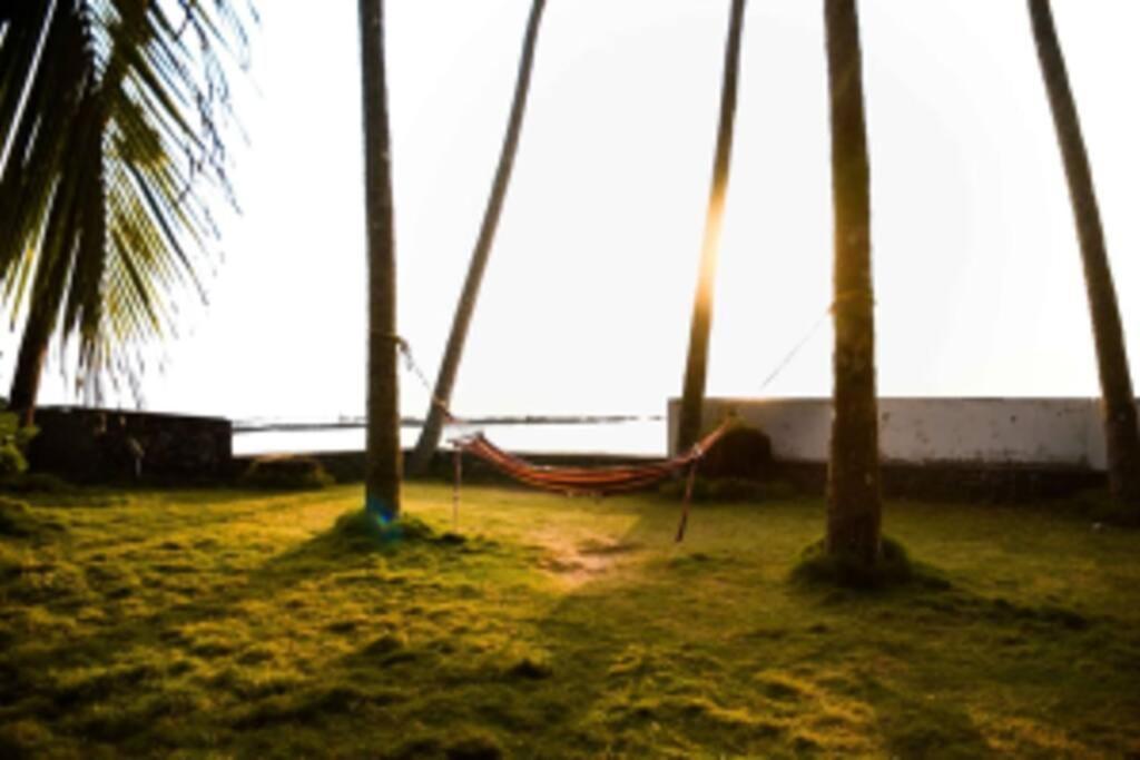 Baywatch By Grha - A Picturesque Beachfront Villa Kozhikode Exterior photo