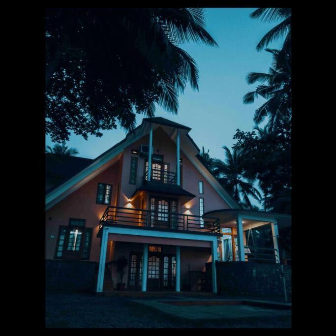 Baywatch By Grha - A Picturesque Beachfront Villa Kozhikode Exterior photo
