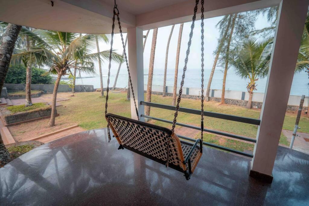 Baywatch By Grha - A Picturesque Beachfront Villa Kozhikode Exterior photo